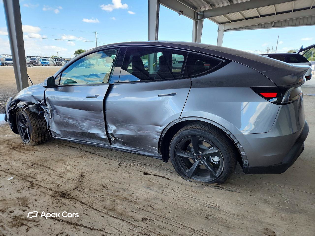 Tesla Model Y 2026
