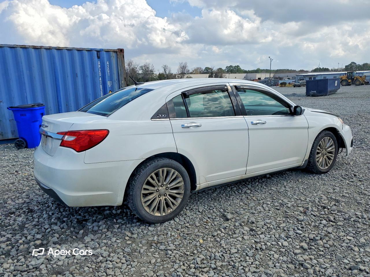 Chrysler 200 2011