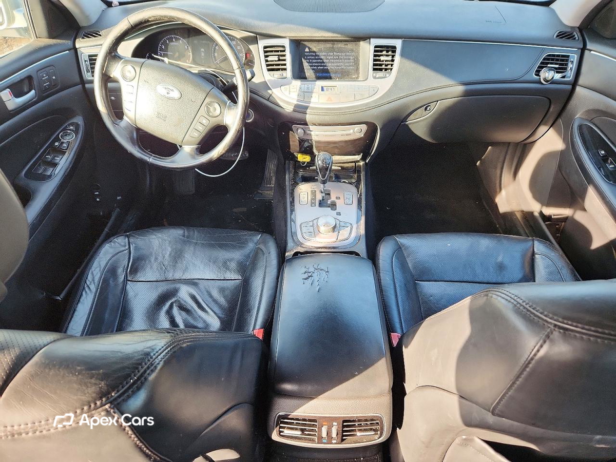 Hyundai Genesis 2012