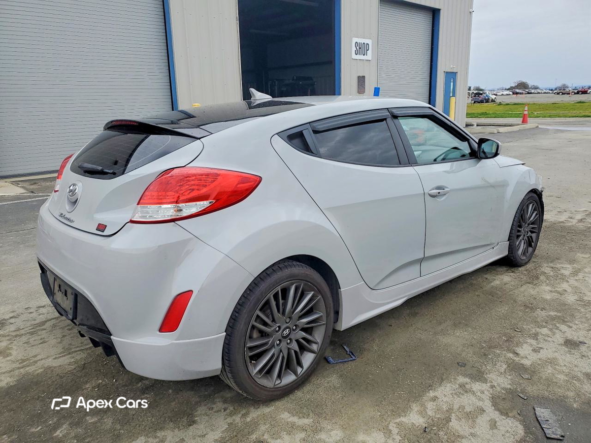 Hyundai Veloster 2013