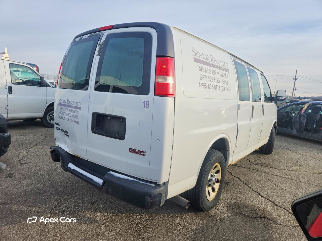 GMC Savana 2011