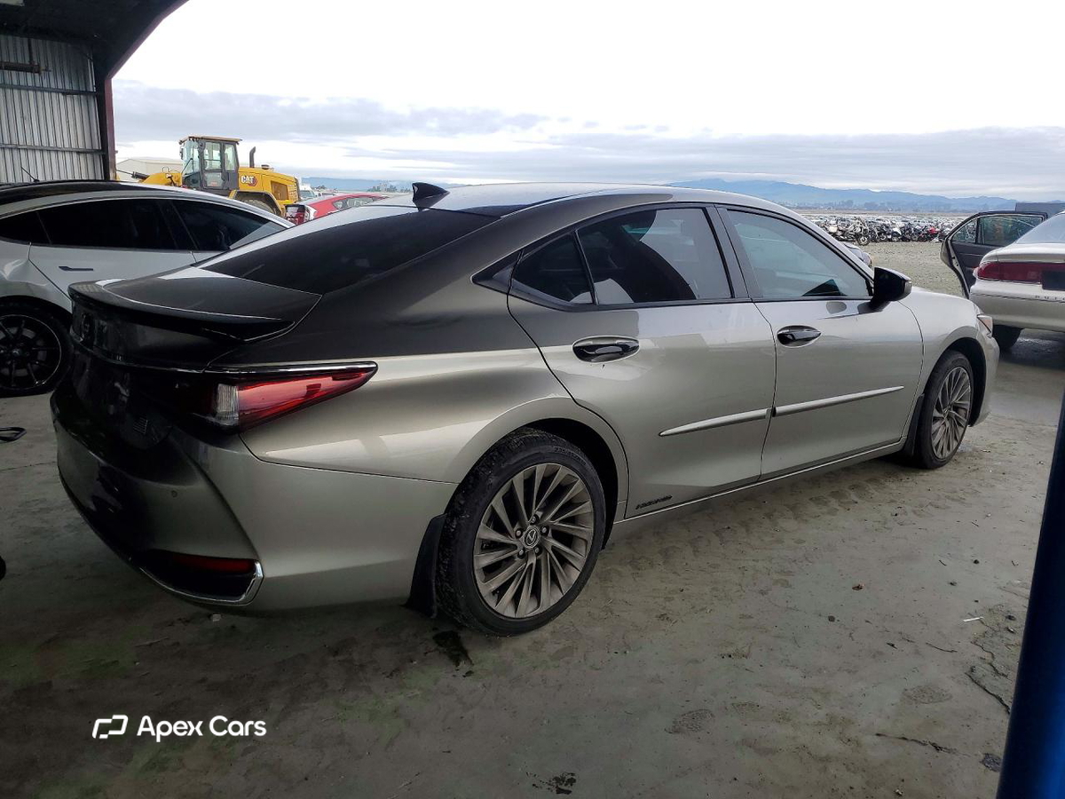Lexus ES 2021