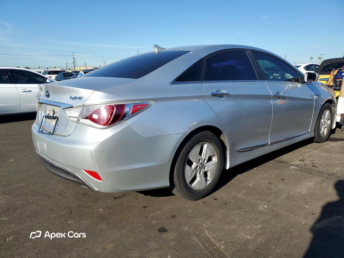 Hyundai Sonata 2011