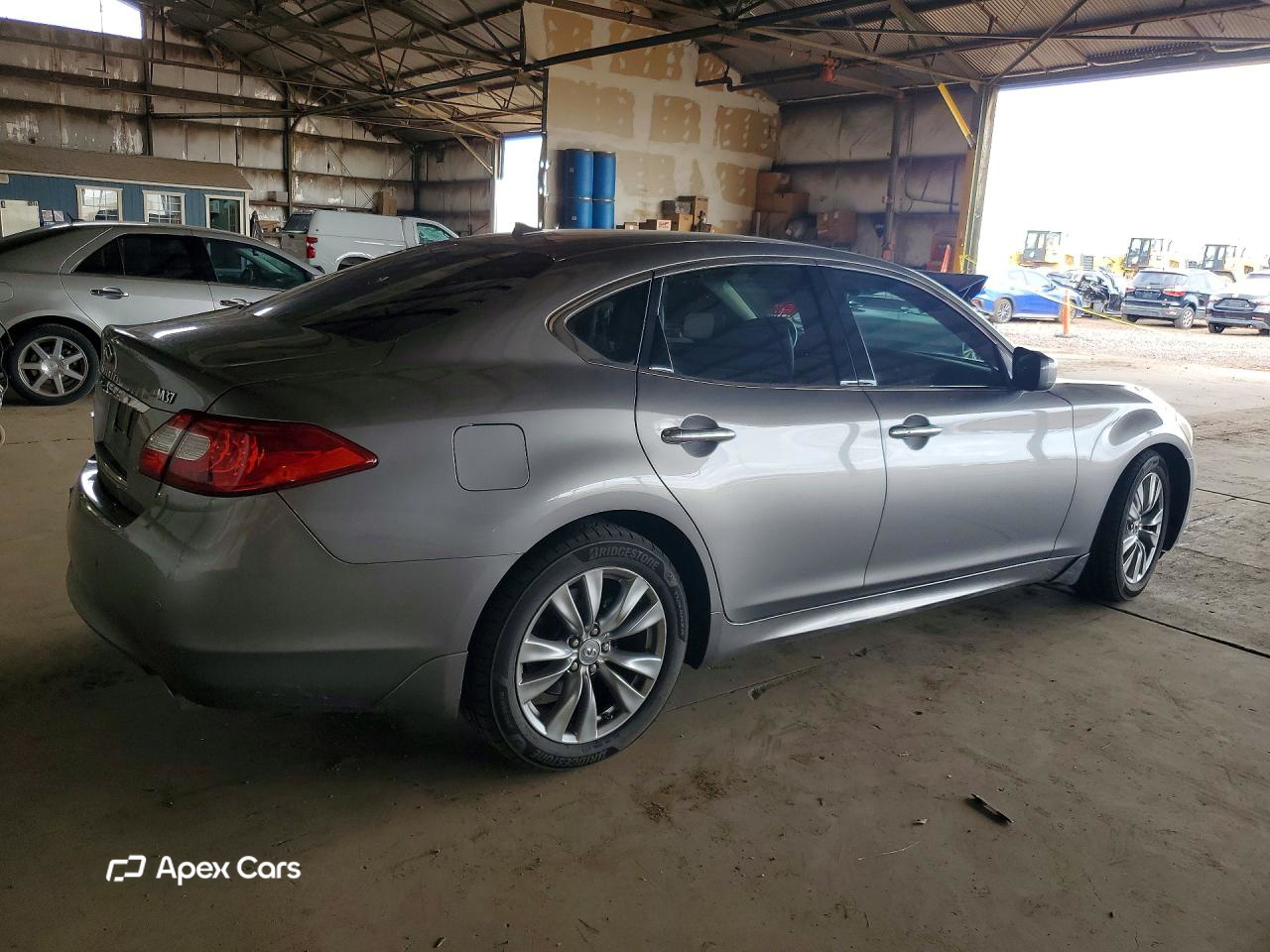 Infiniti M 2013