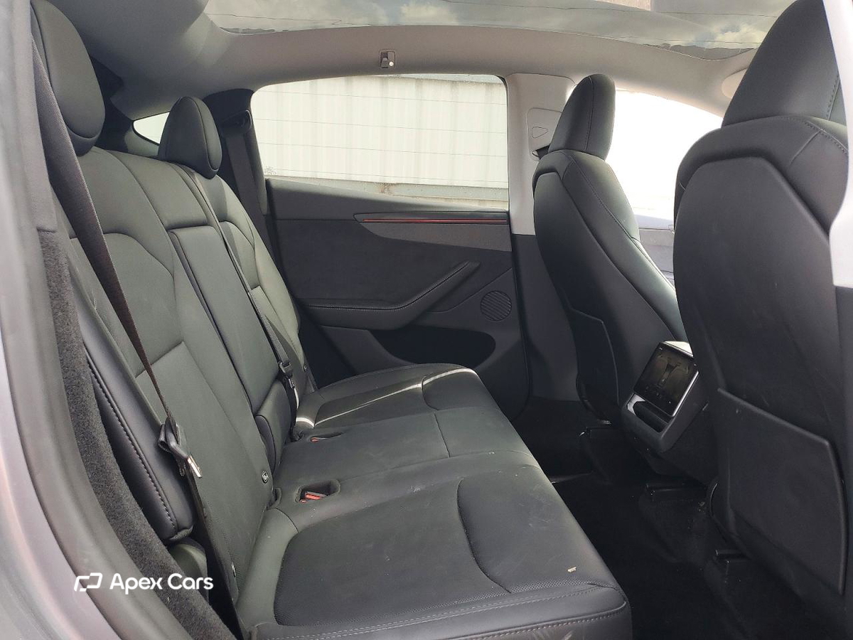 Tesla Model Y 2026