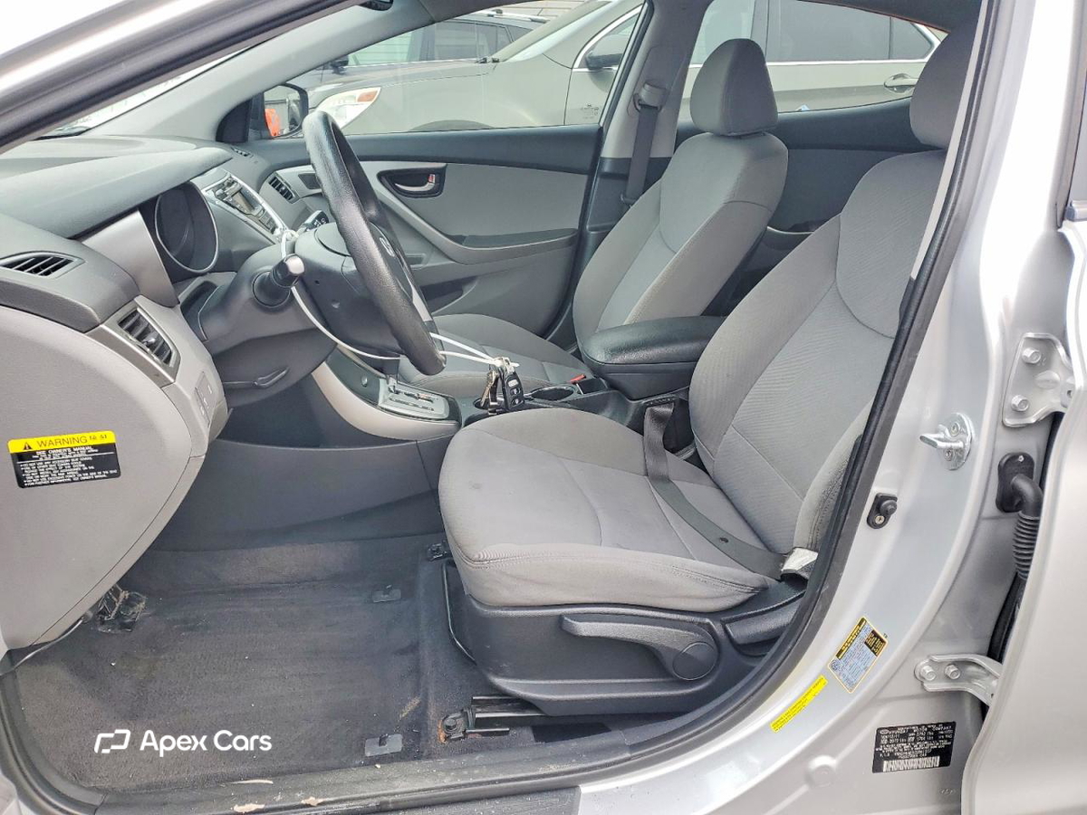 Hyundai Elantra 2012