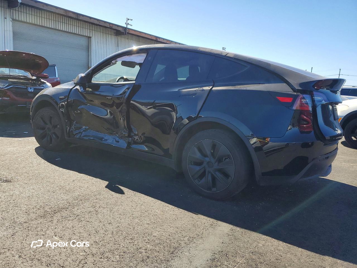 Tesla Model Y 2024