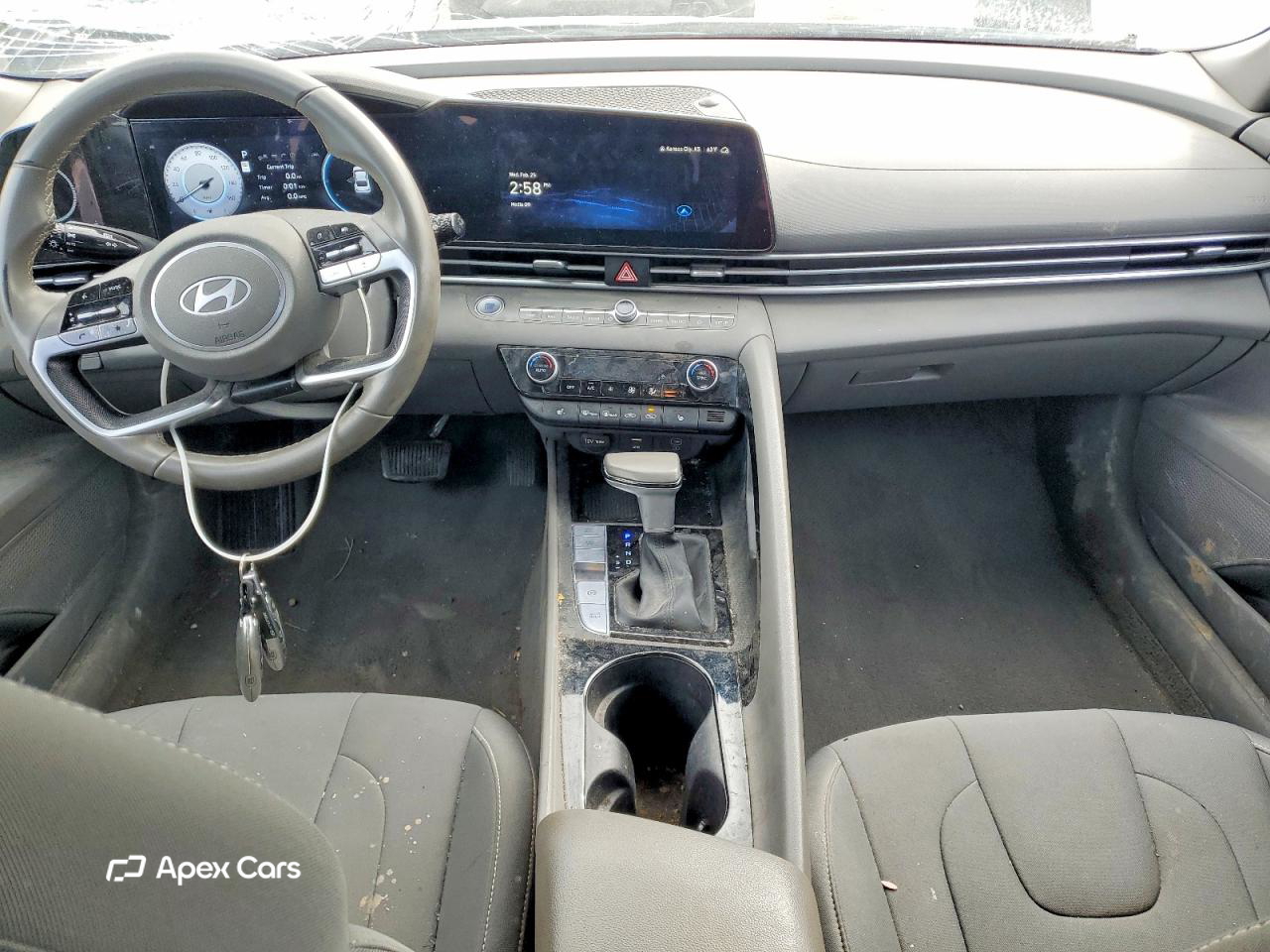 Hyundai Elantra 2024