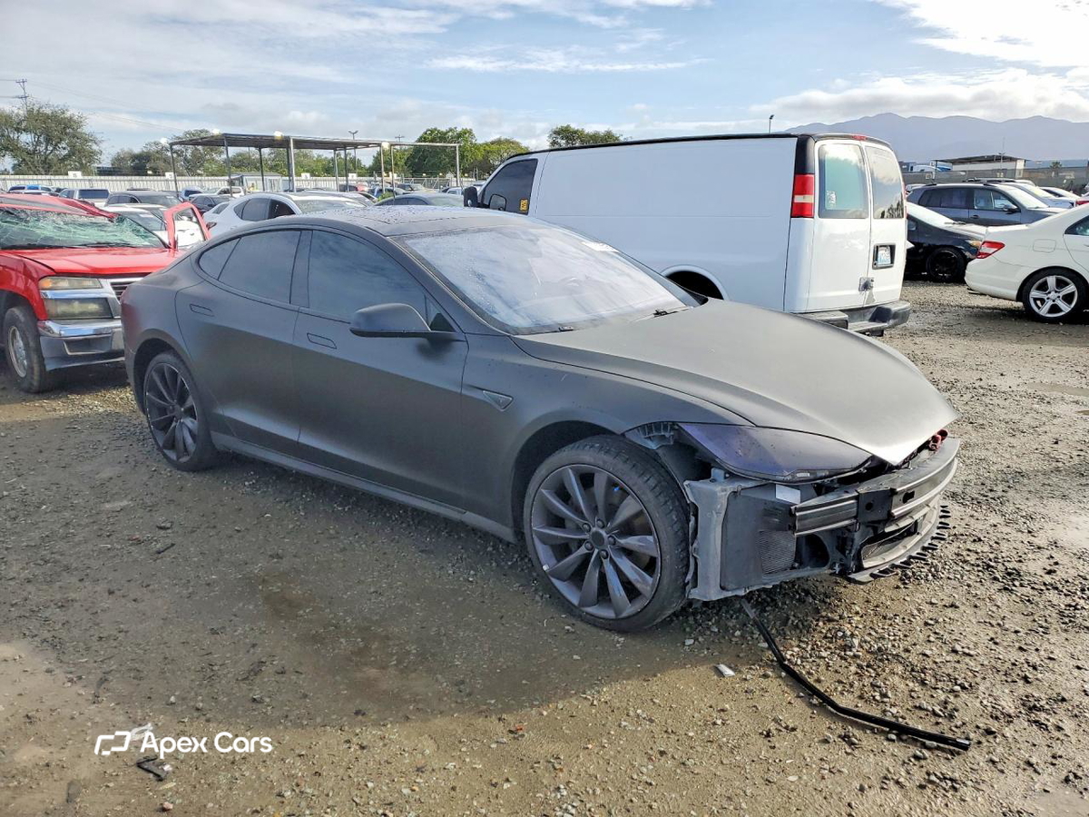 Tesla Model S 2015