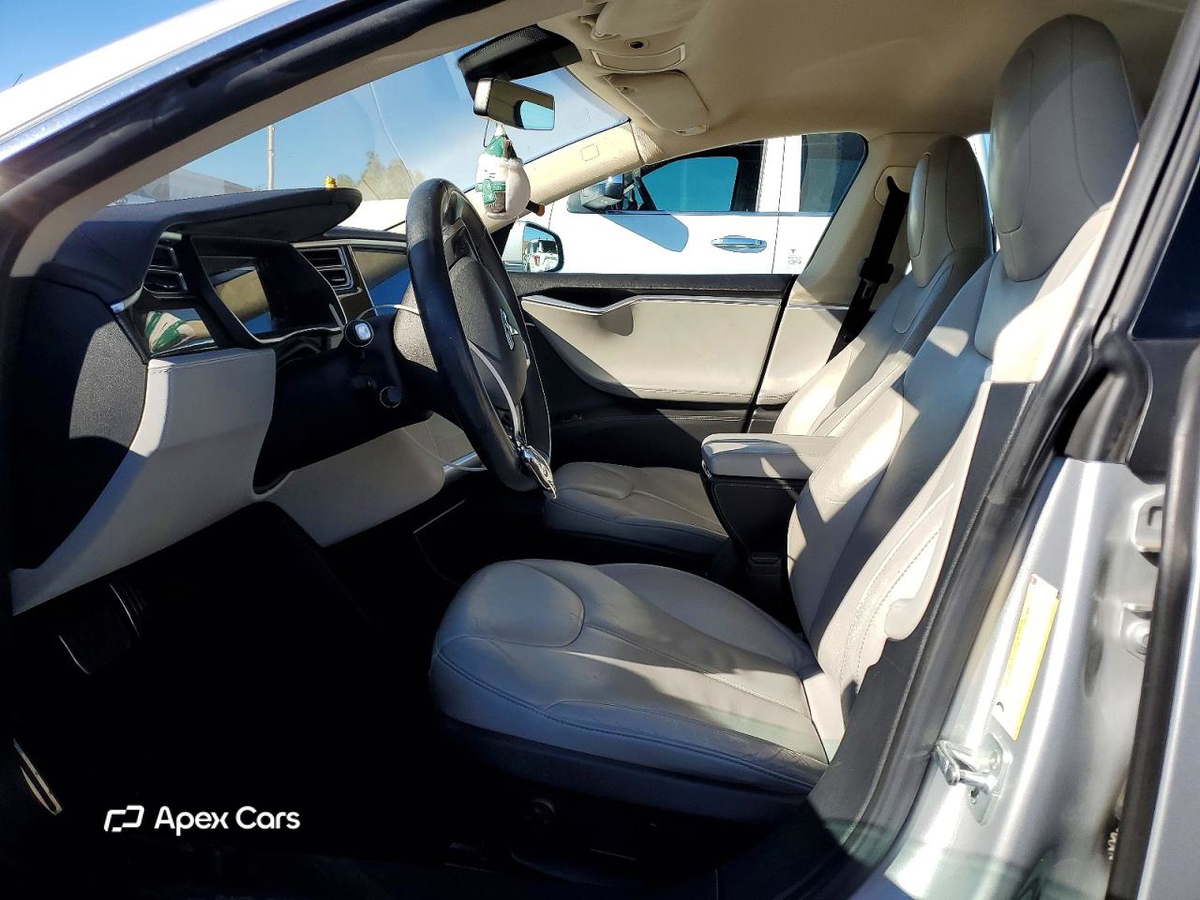 Tesla Model S 2014