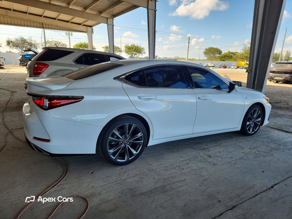 Lexus ES 2021