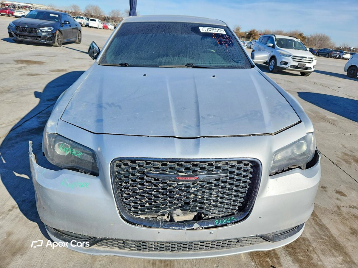 Chrysler 300 2022