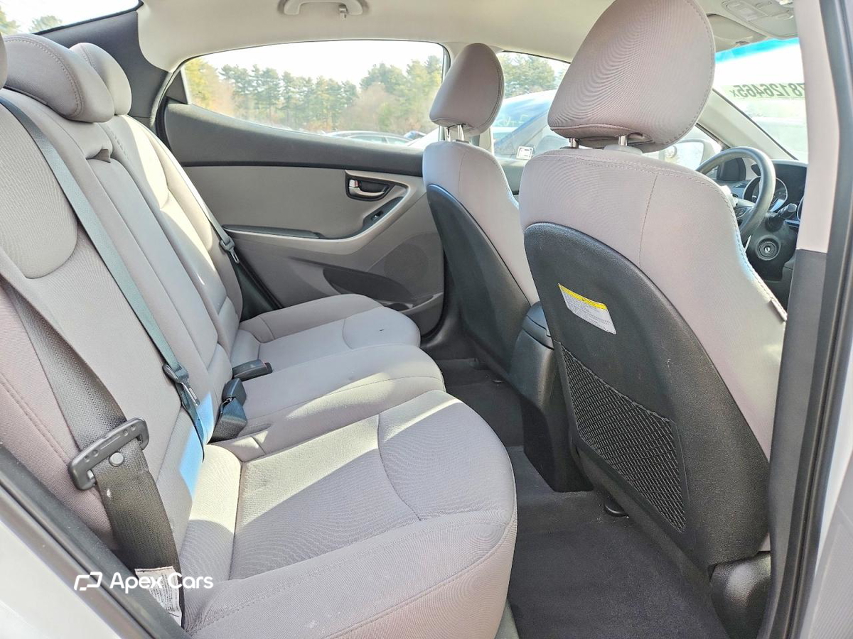 Hyundai Elantra 2016