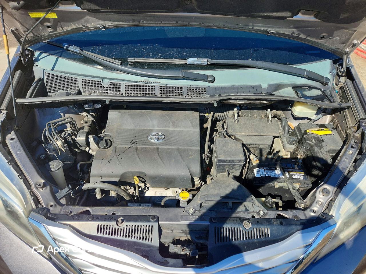 Toyota Sienna 2015