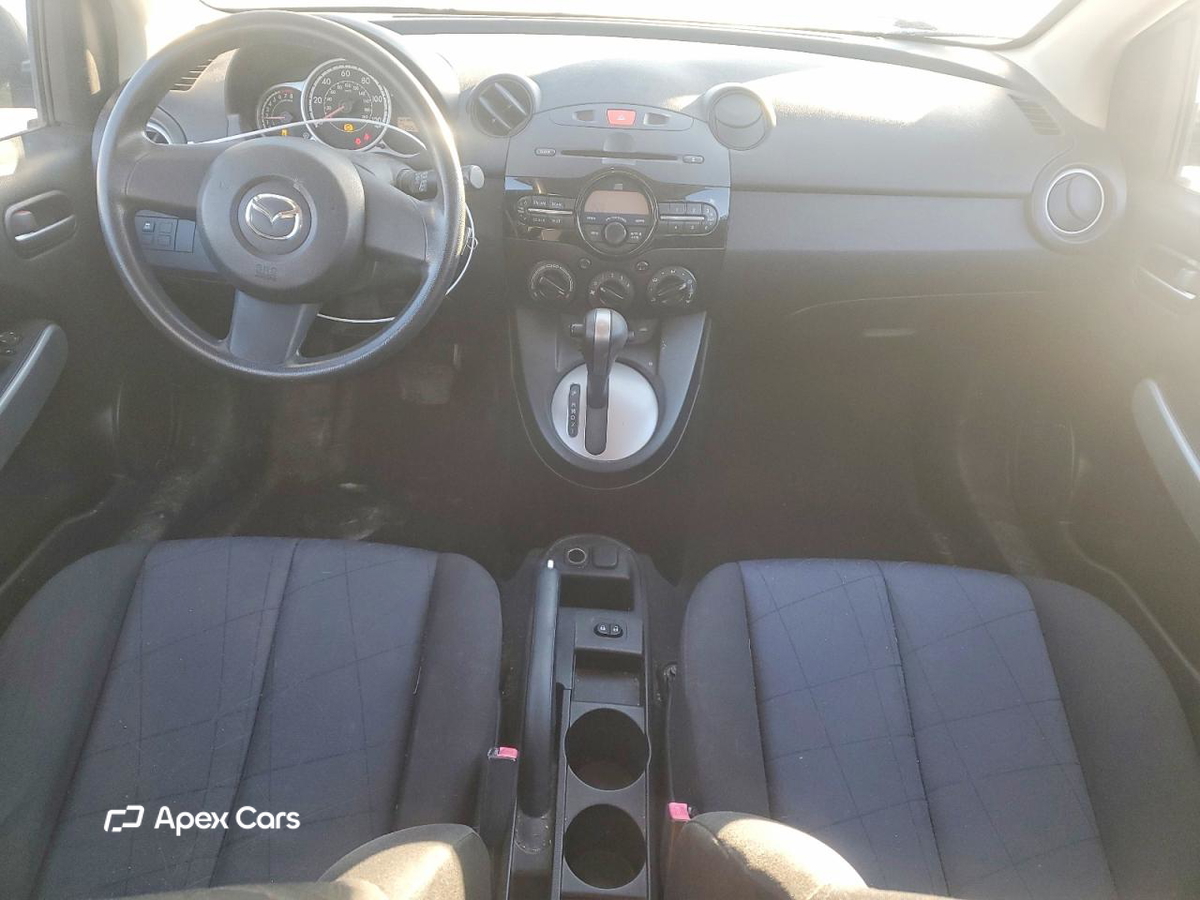 Mazda 2 2012