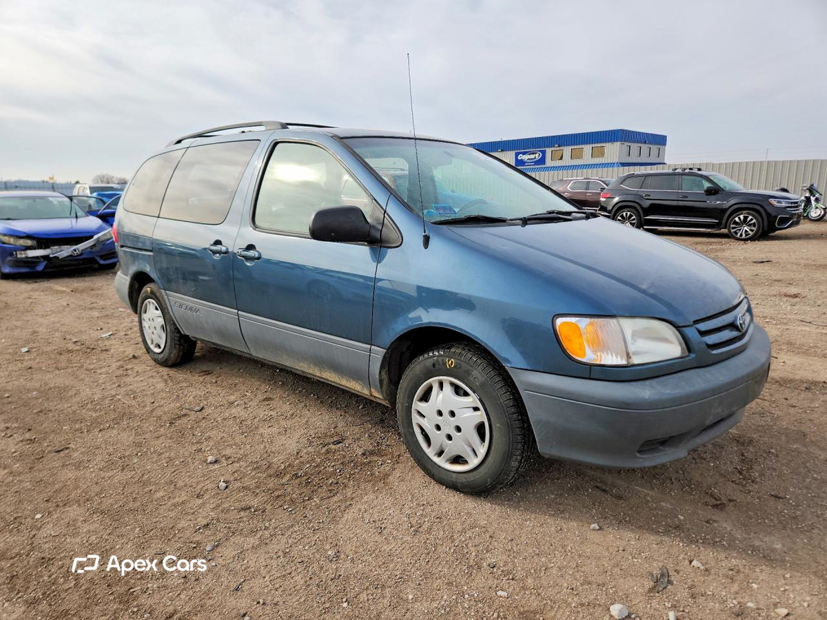 Toyota Sienna 2003