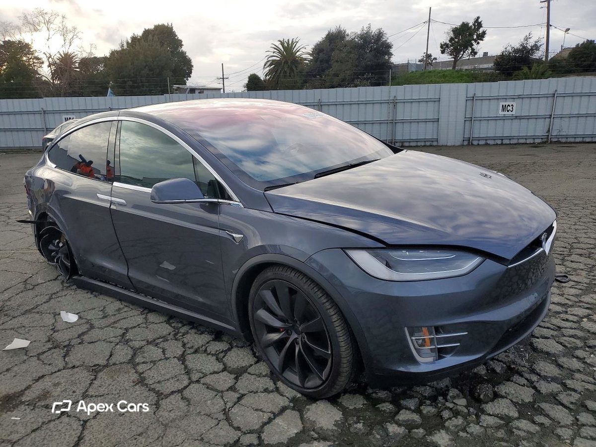 Tesla Model X 2019