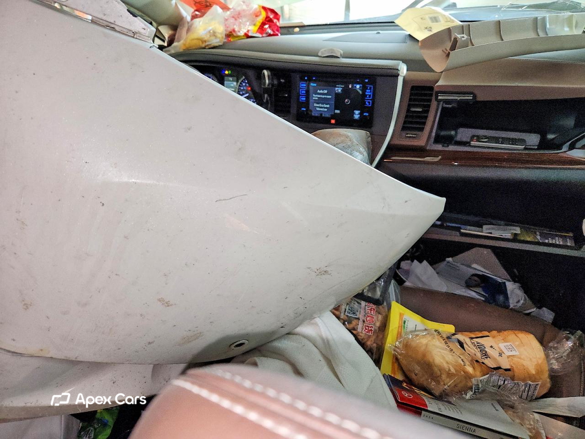 Toyota Sienna 2016