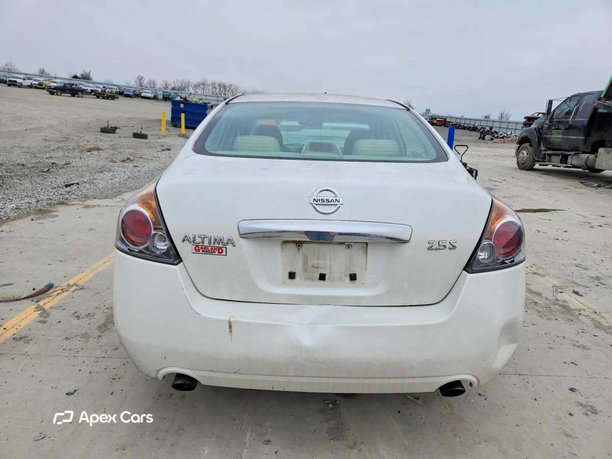 Nissan Altima 2010