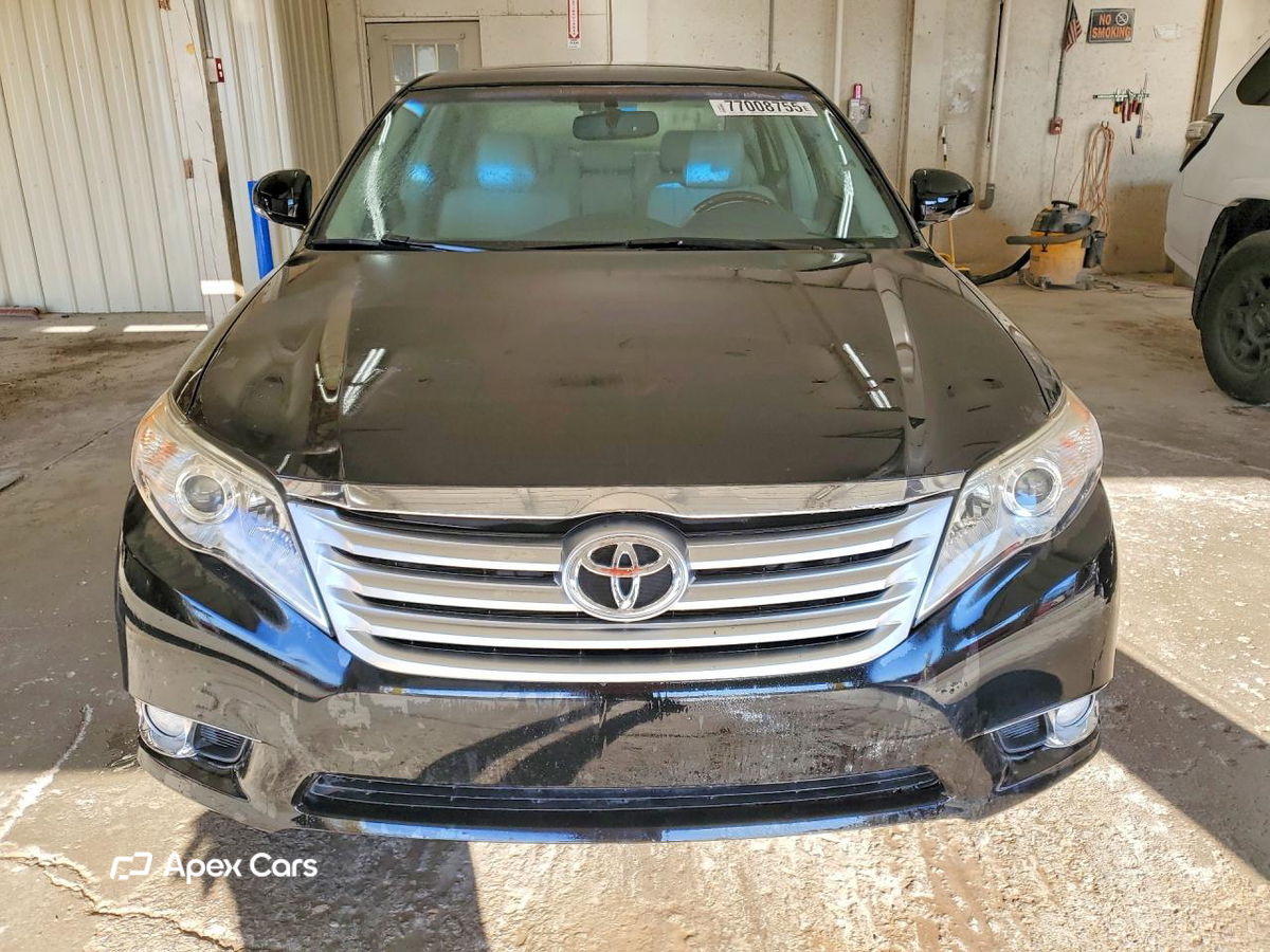 Toyota Avalon 2011