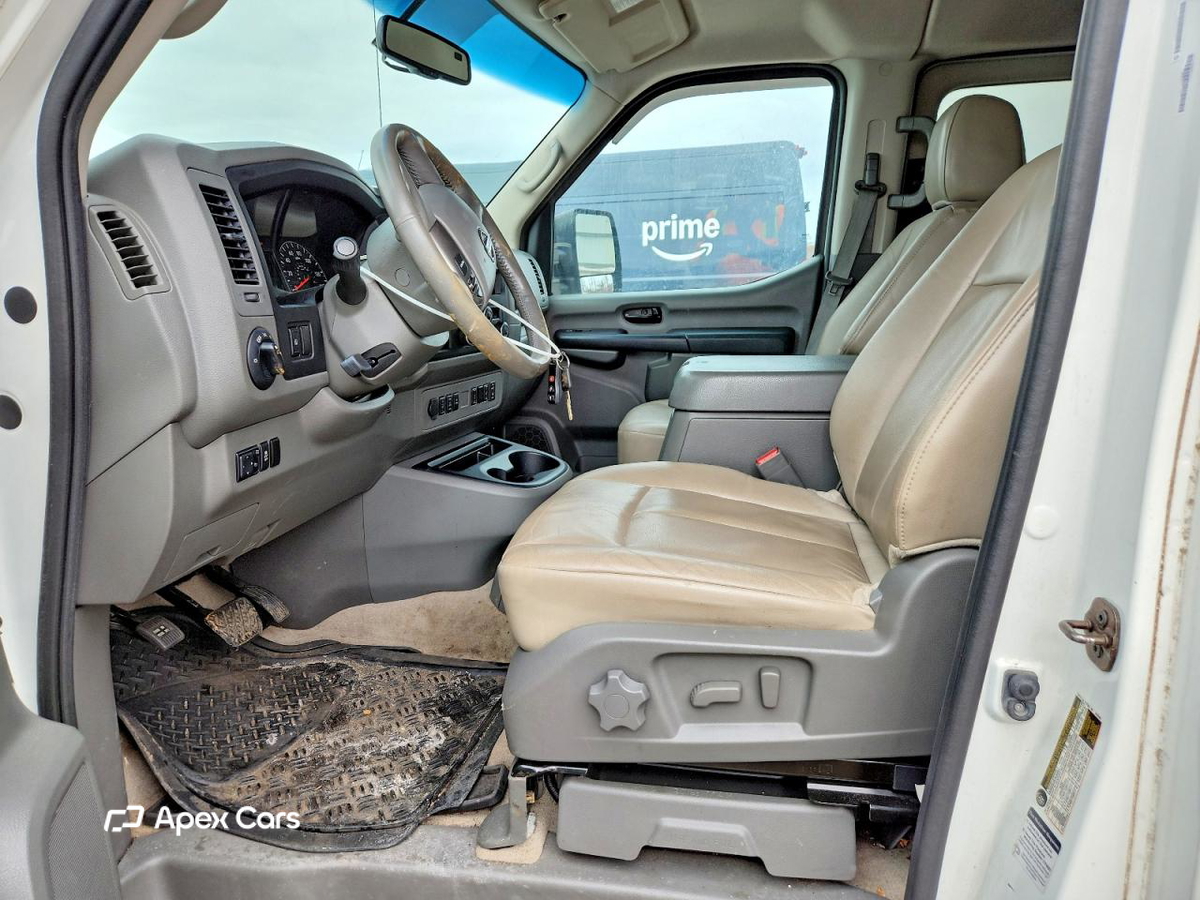 Nissan NV 2016