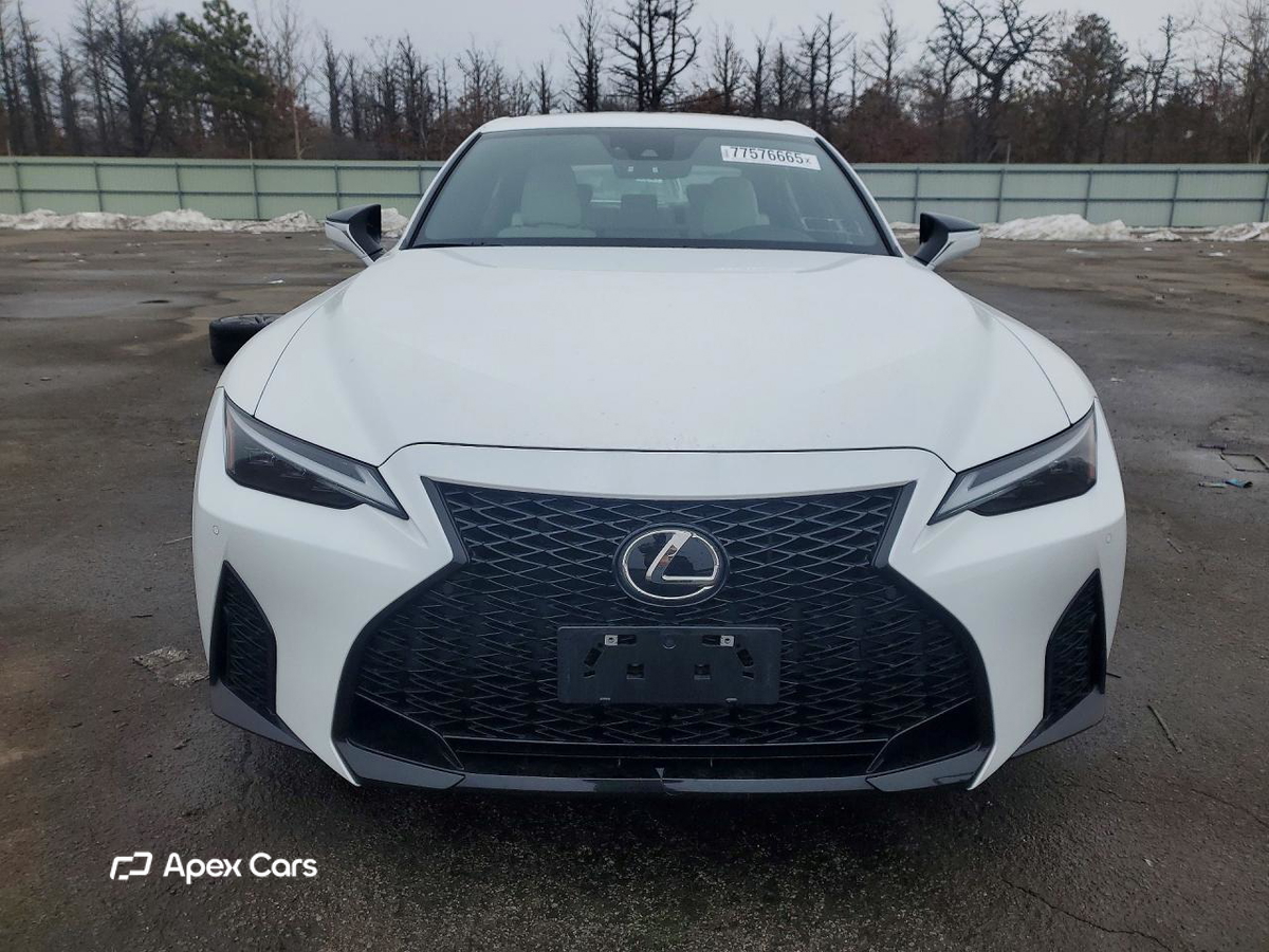 Lexus IS 2024