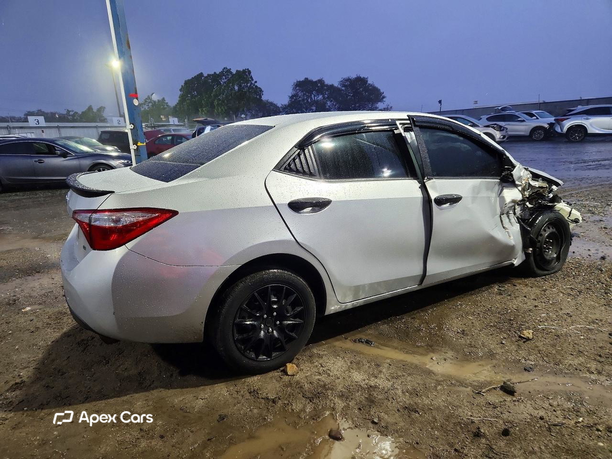 Toyota Corolla 2015