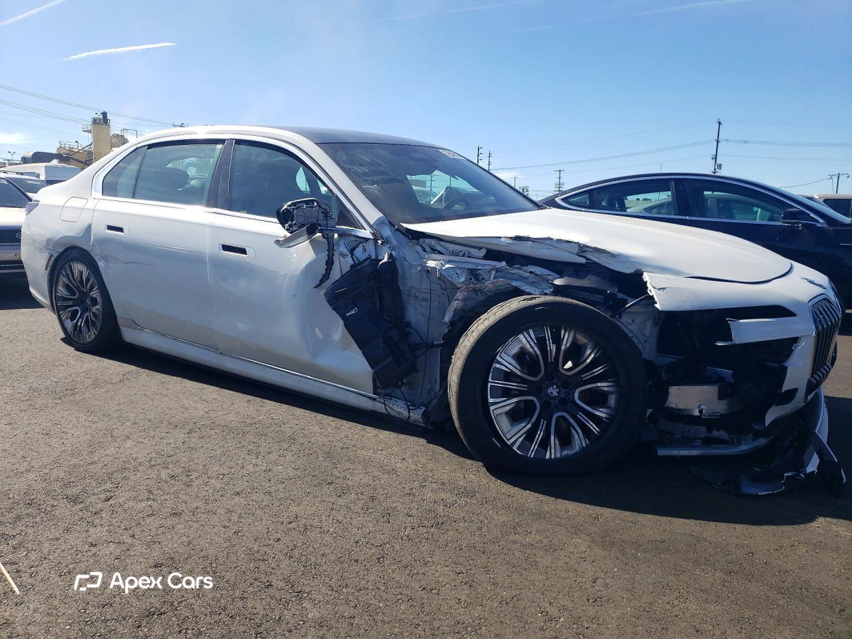 BMW i7 2025