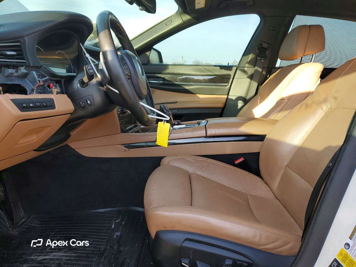 BMW Series 7 2015