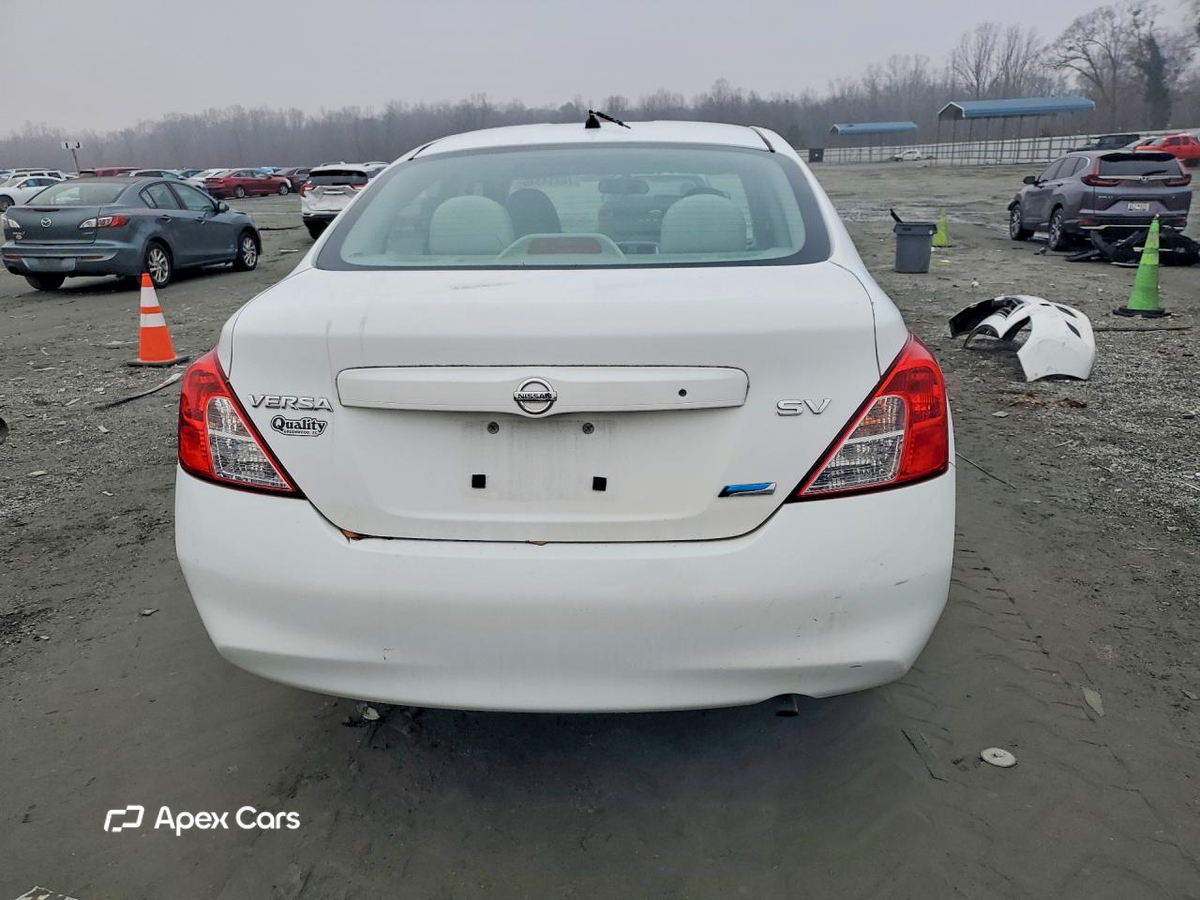 Nissan Versa 2012