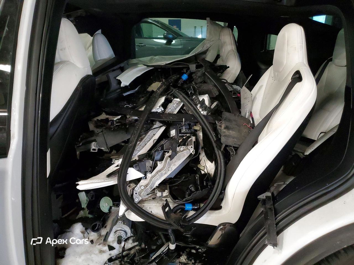 Tesla Model X 2022