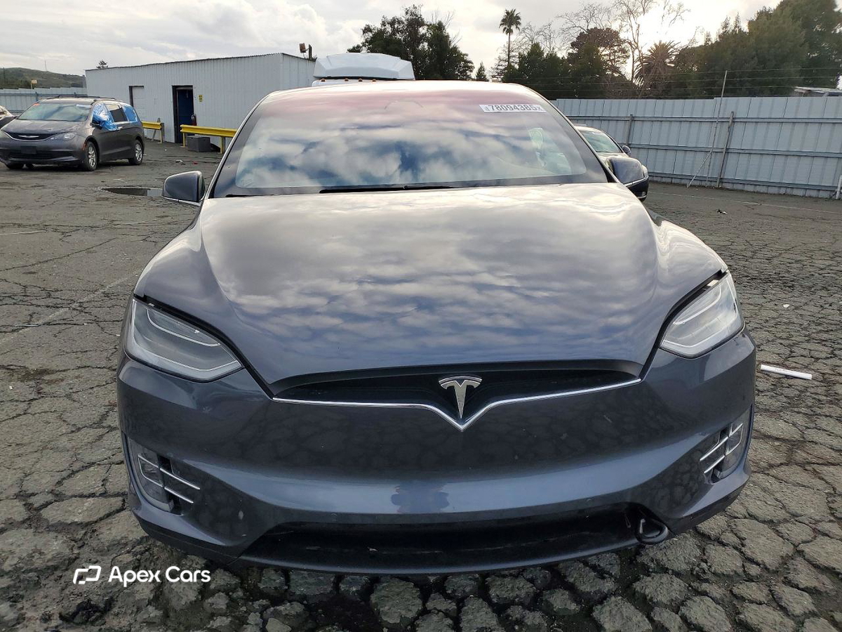 Tesla Model X 2019
