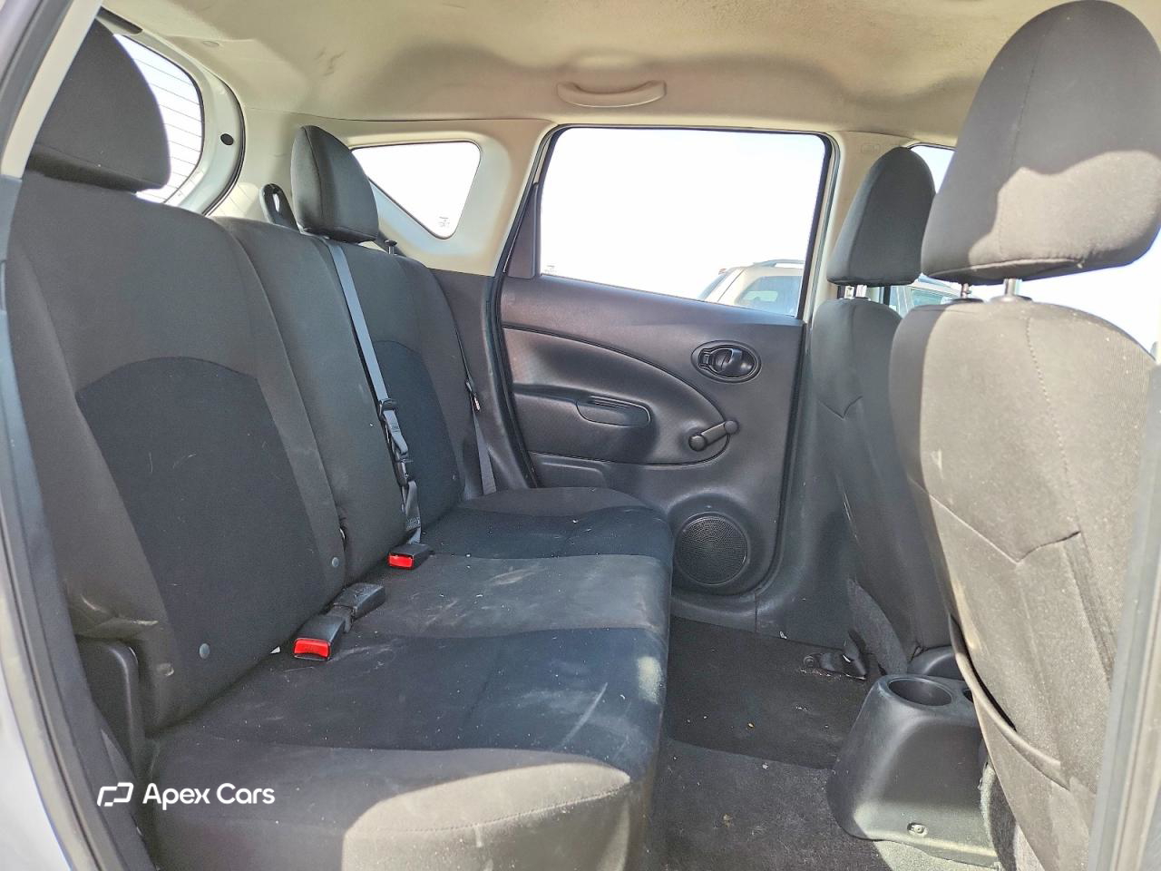 Nissan Versa 2015