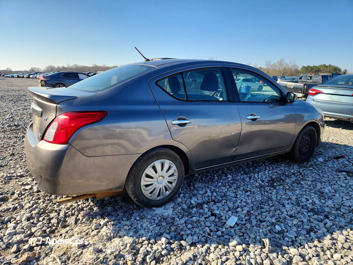 Nissan Versa 2016