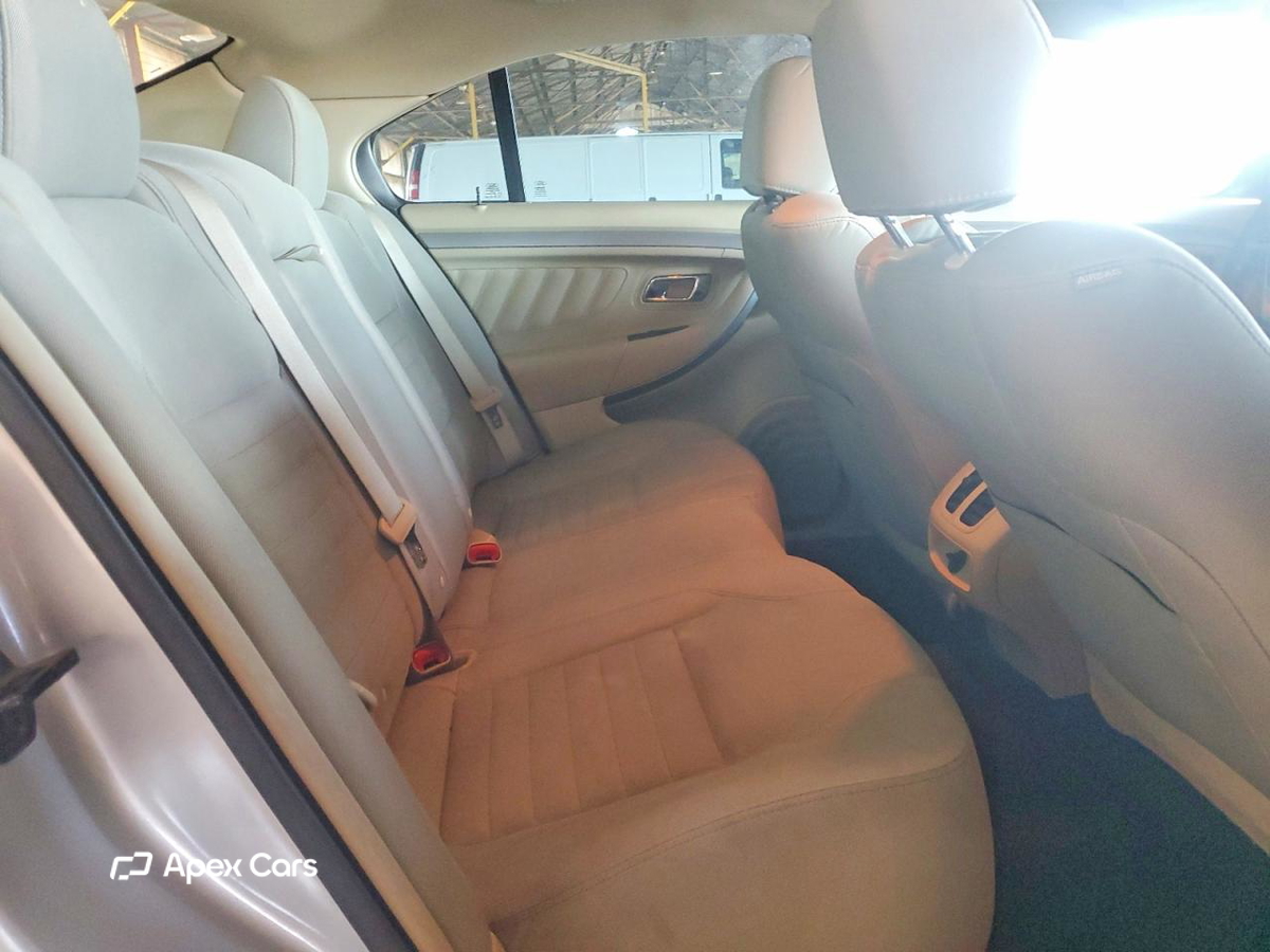 Ford Taurus 2015