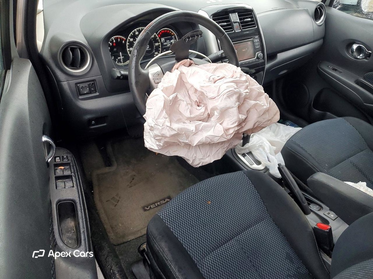 Nissan Versa 2016