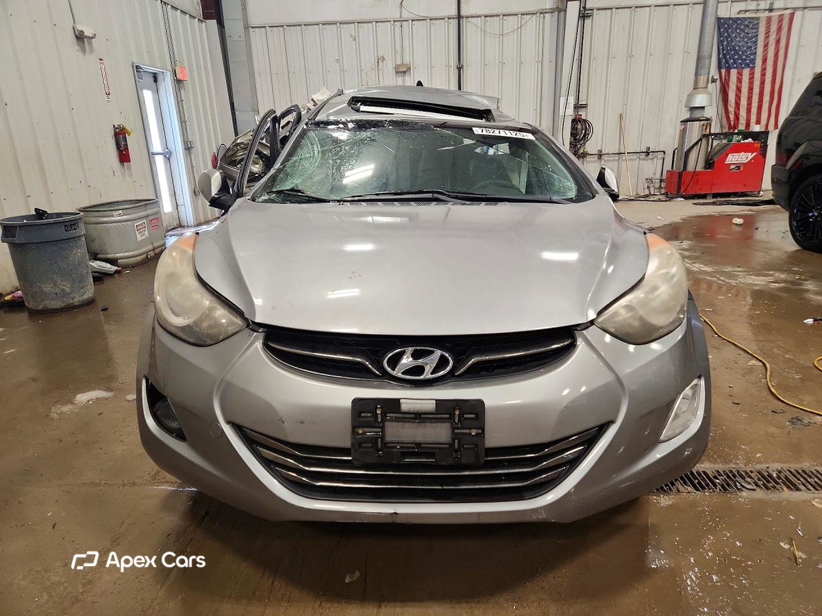 Hyundai Elantra 2012