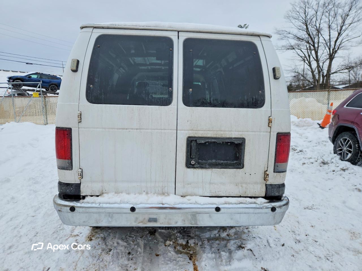 Ford Econoline 2010
