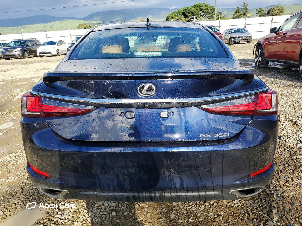 Lexus ES 2025