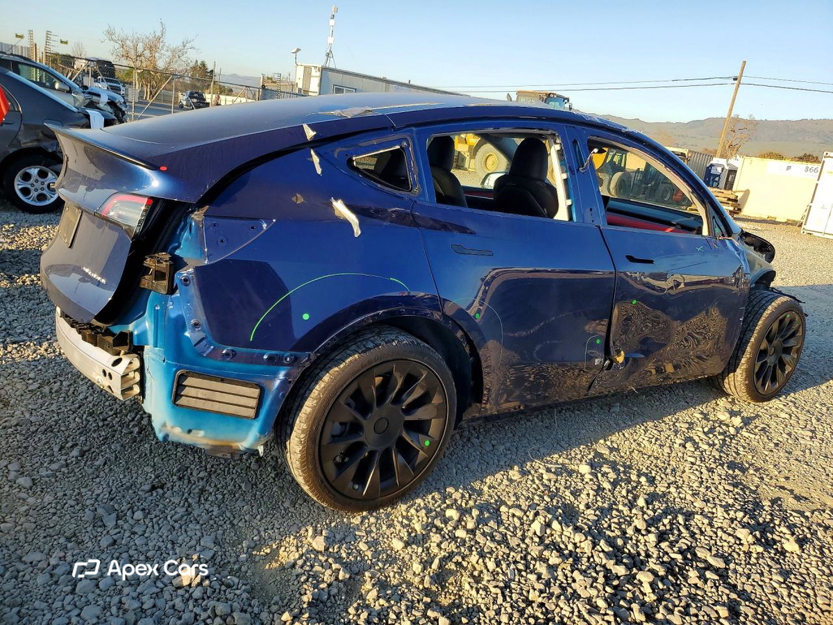Tesla Model Y 2024