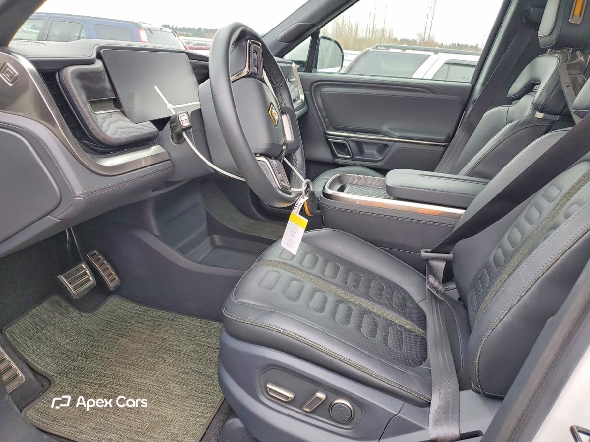 Rivian R1S 2022