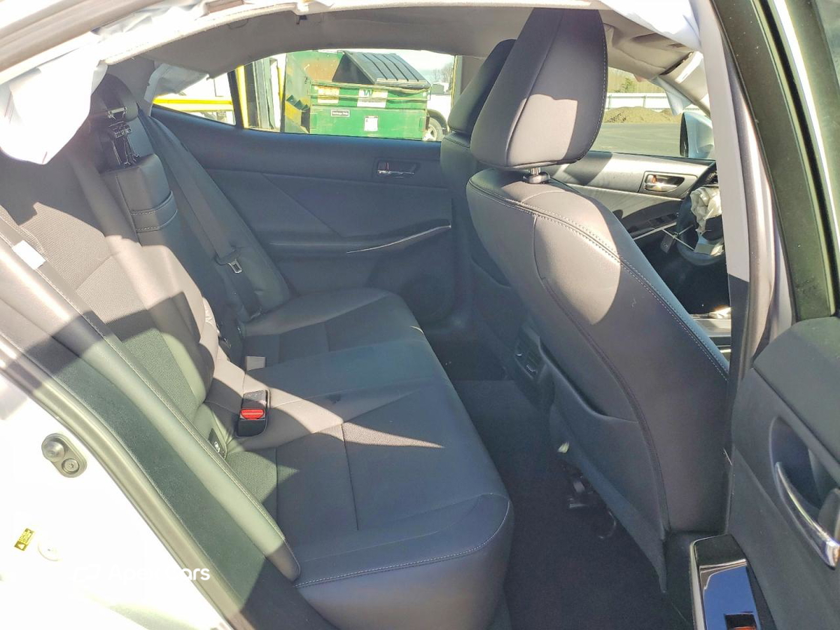 Lexus IS 2016