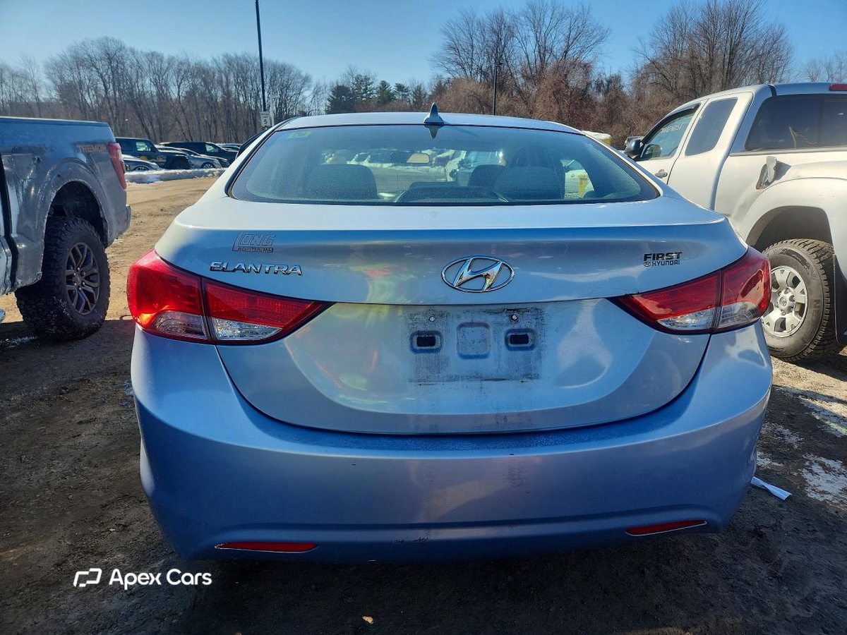 Hyundai Elantra 2012