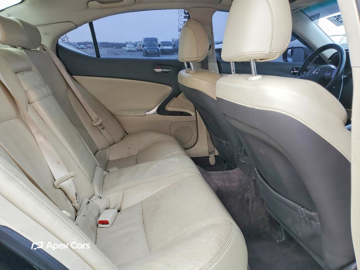 Lexus IS 2011