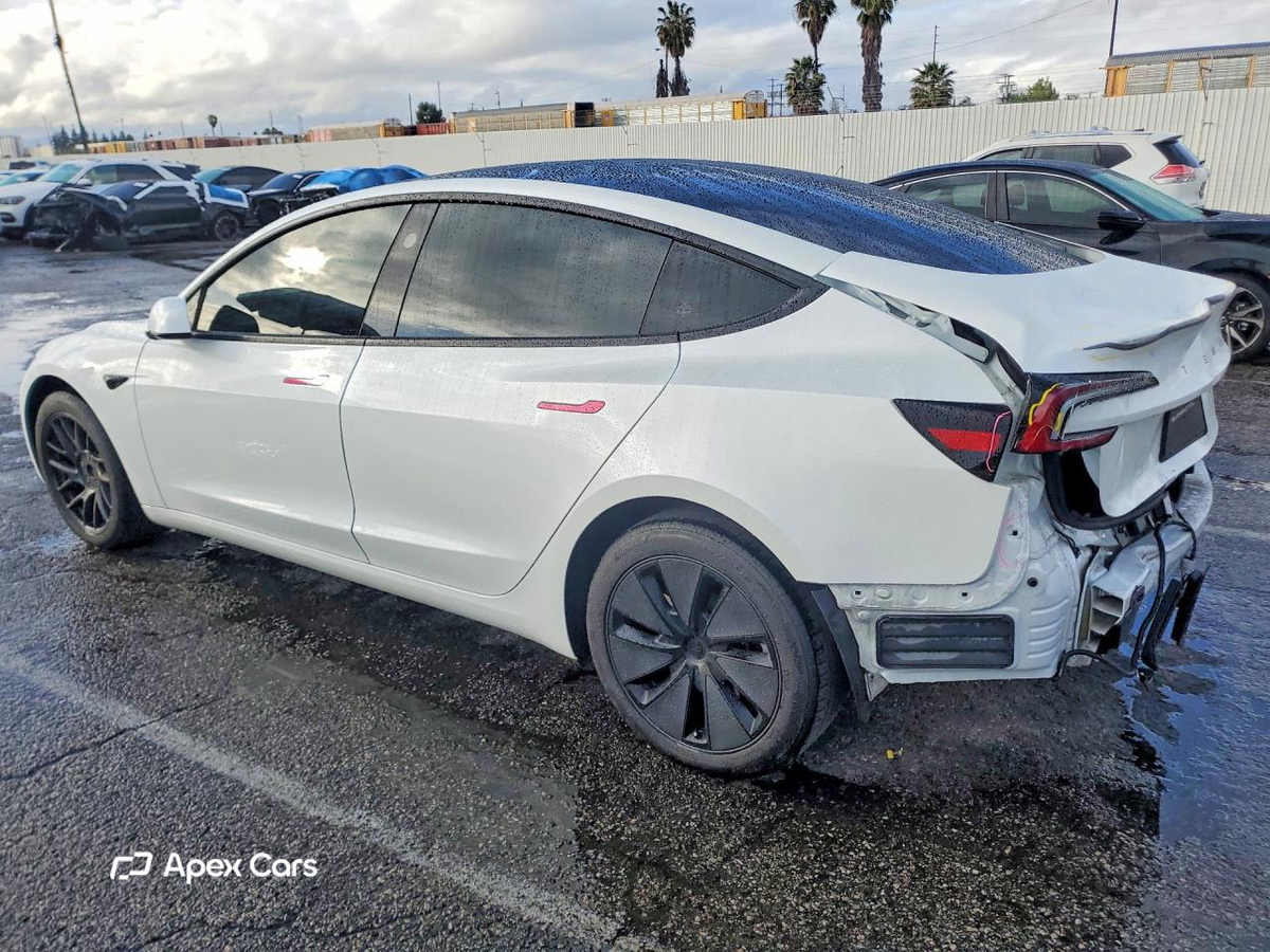 Tesla Model 3 2024