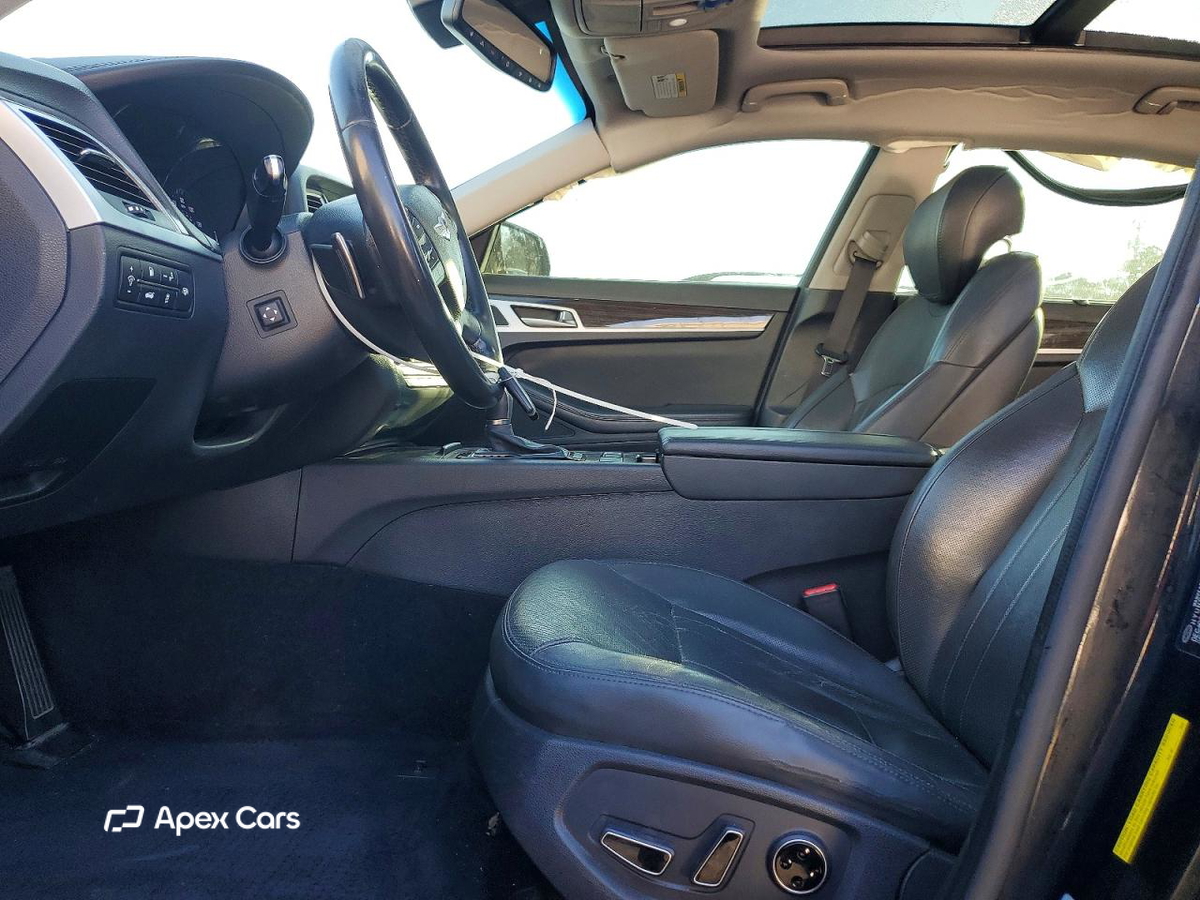 Hyundai Genesis 2015