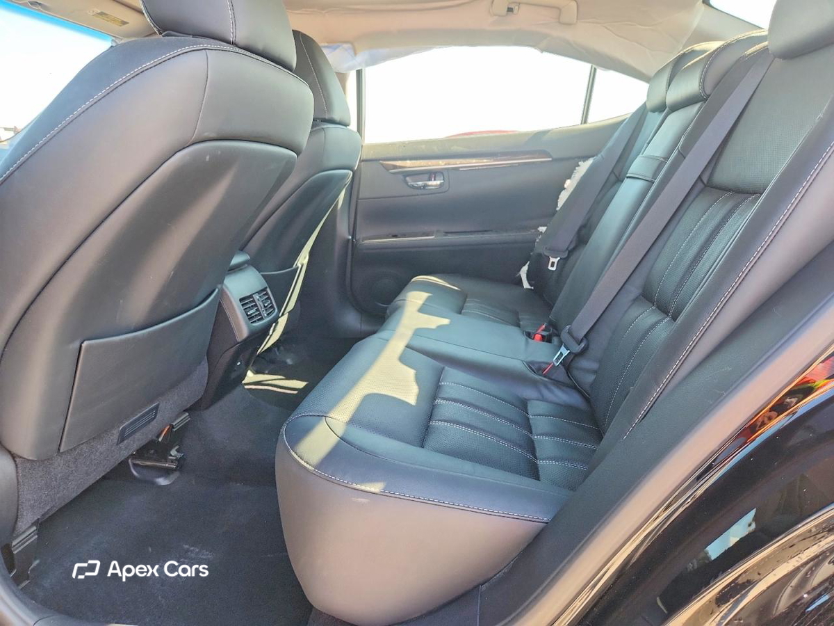 Lexus ES 2016