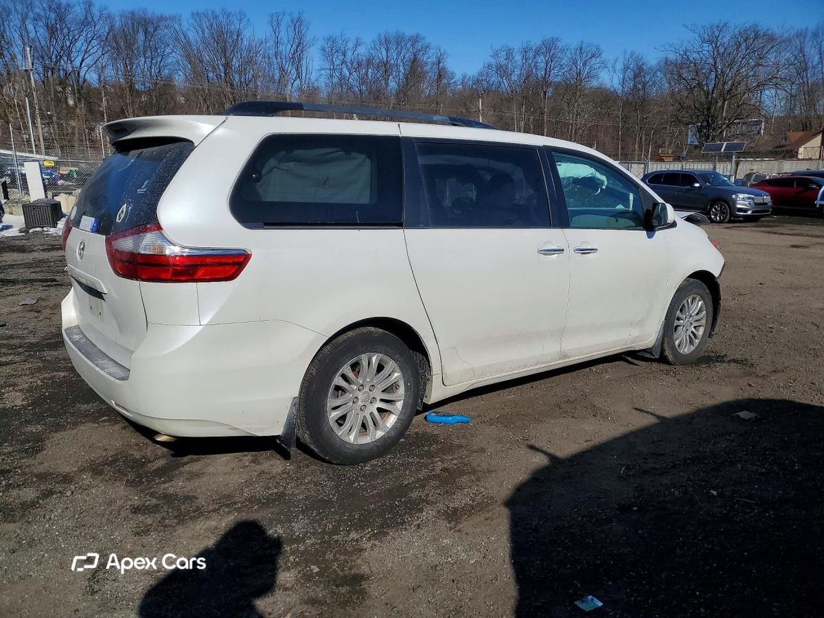 Toyota Sienna 2016