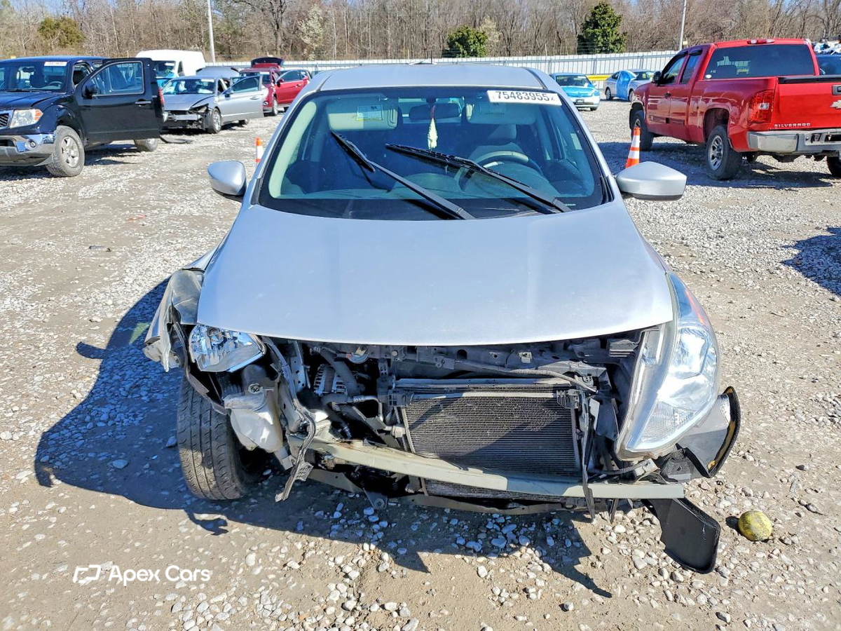 Nissan Versa 2016