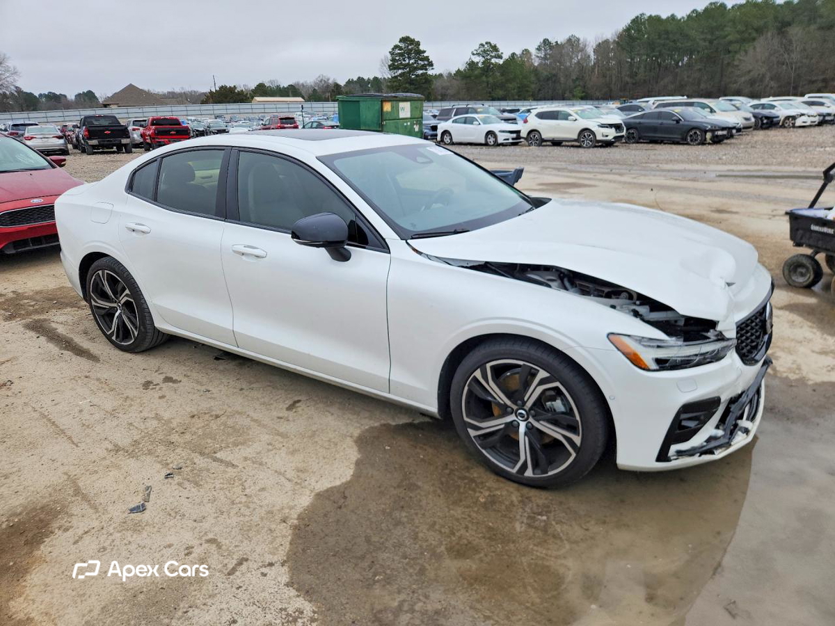 Volvo S60 2024